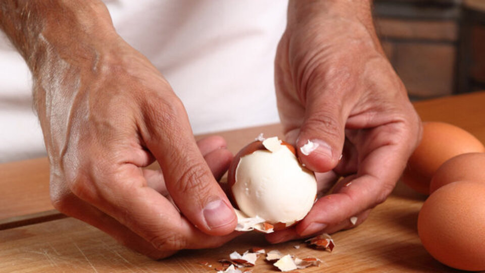 Haşlarken çatlayan yumurta yenir mi?