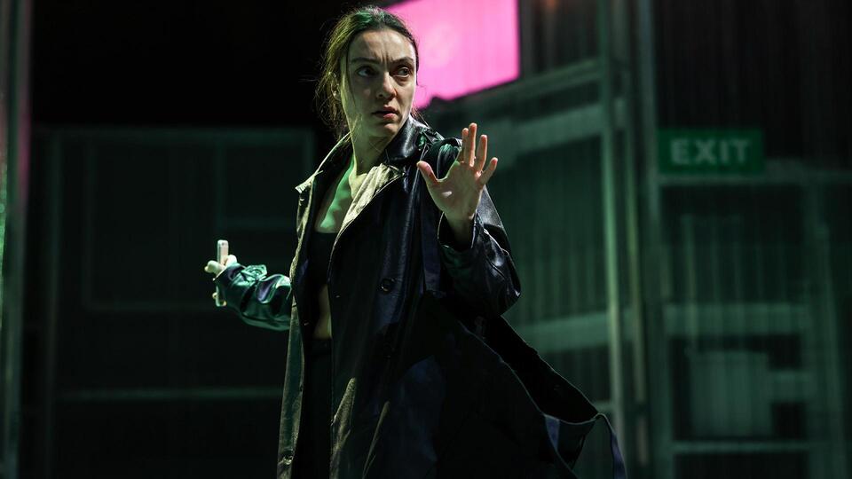 'İnsanlar Mekanlar Nesneler' sahnede