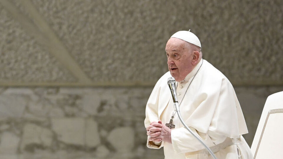 Vatikan: Papa'nın durumu kritik