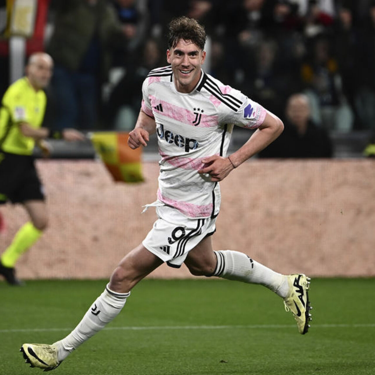 Juventus, üç puanı tek golle aldı!