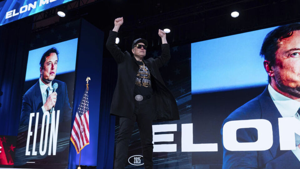 Musk'tan federal çalışanlara, 'tartışmalı' e-posta