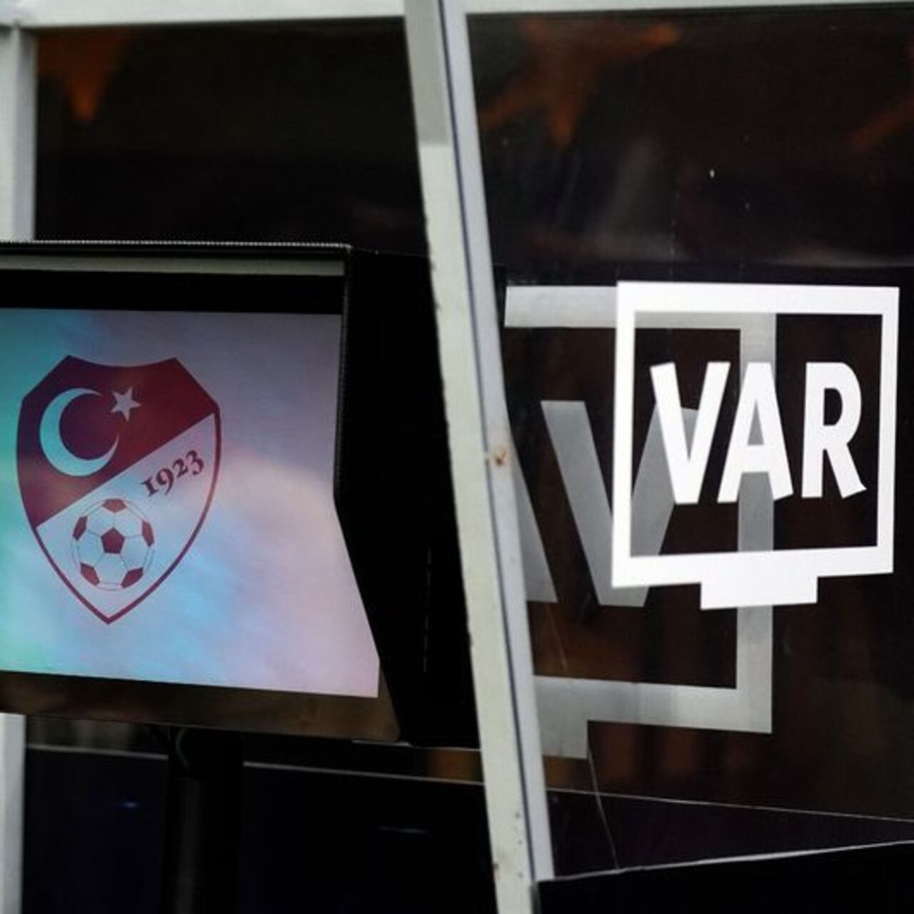 Derbinin VAR hakemi belli oldu!