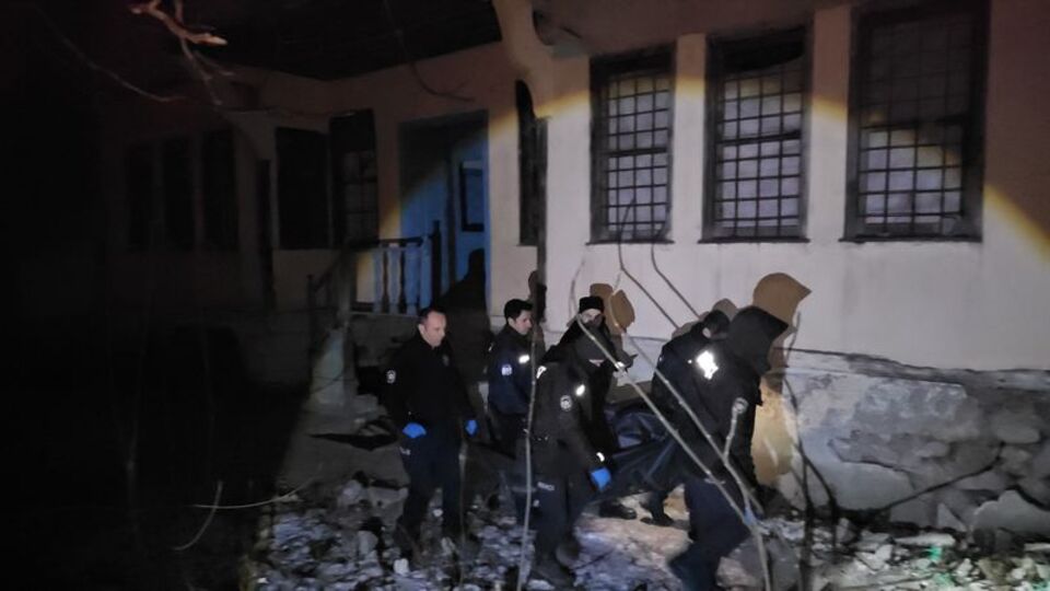 Metruk evde cansız beden bulundu