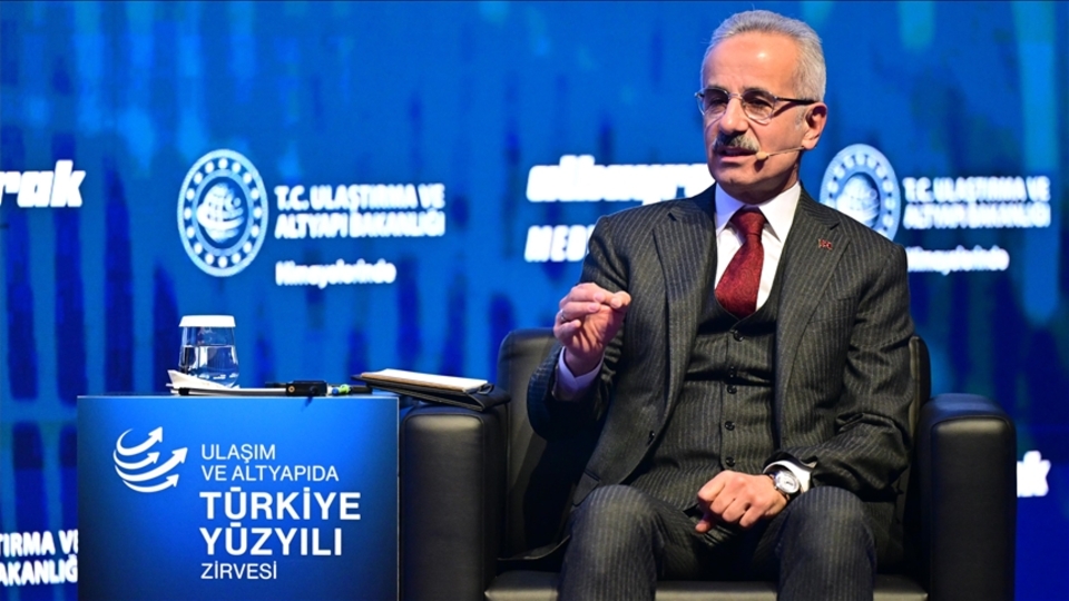 "5G'de ihale sürecini başlattık"