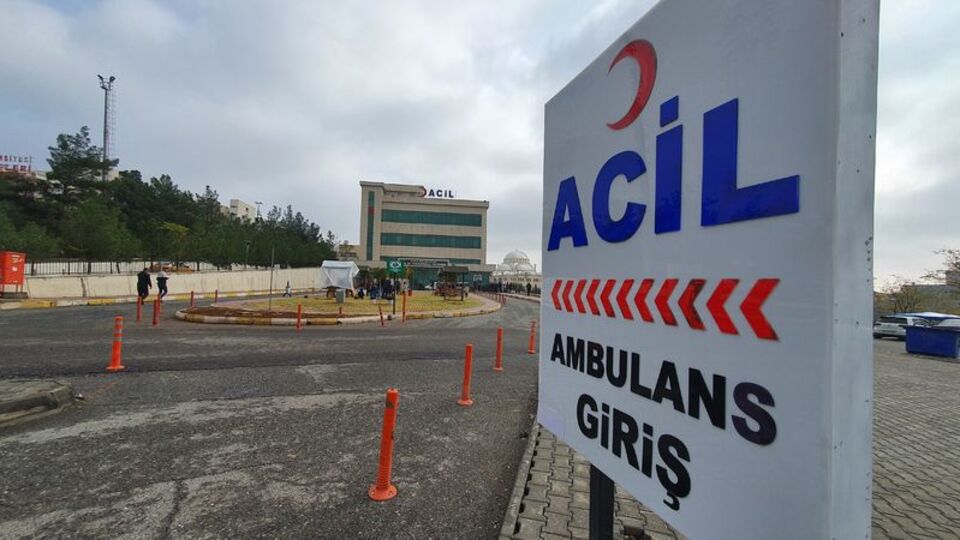 Evlat vahşeti! Anne ve babasını öldürdü!