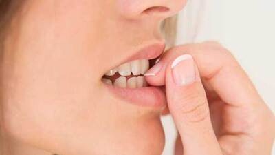 Tırnak yemek orucu bozar mı?