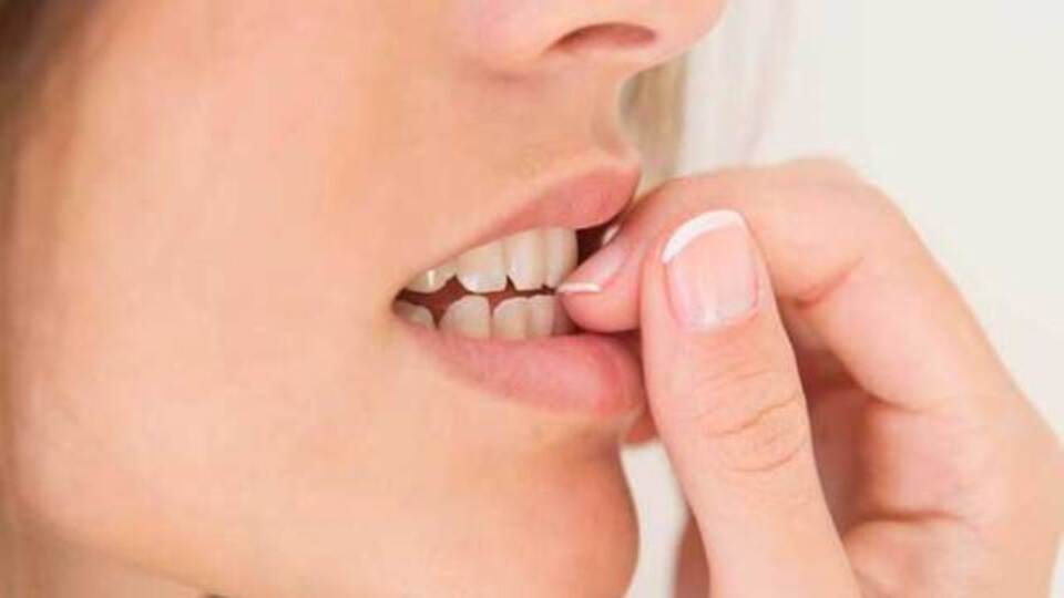 Tırnak yemek orucu bozar mı?