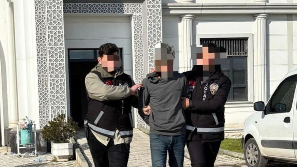 Öldürüp başında beklemişti, tutuklandı