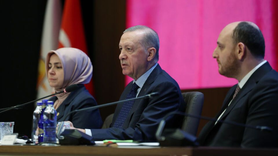 Cumhurbaşkanına basketbol topu hediyesi