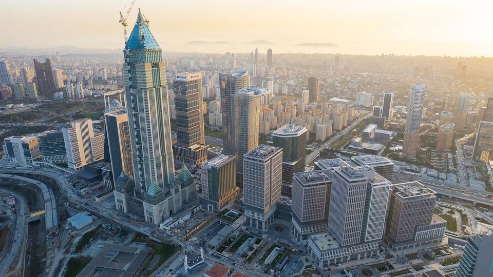 İş GYO'dan 5.6 milyar liralık satış