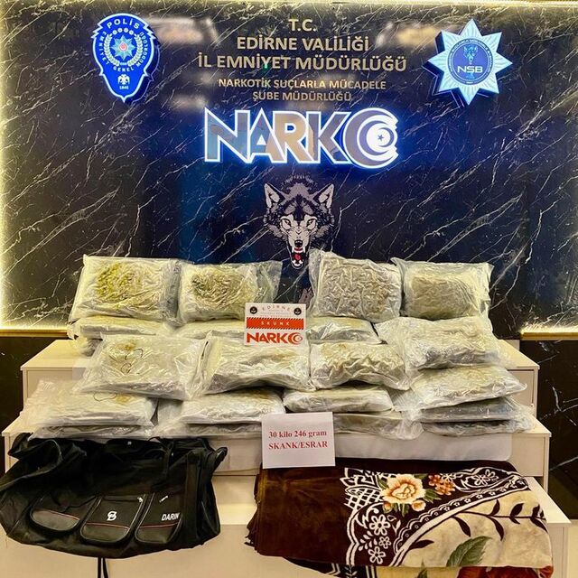Kapıkule'de 30 kilogram skunk ele geçirildi: 2 tutuklama