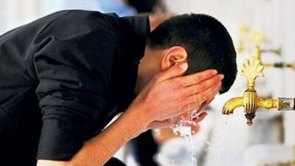 Abdest alırken su yutmak orucu bozar mı?