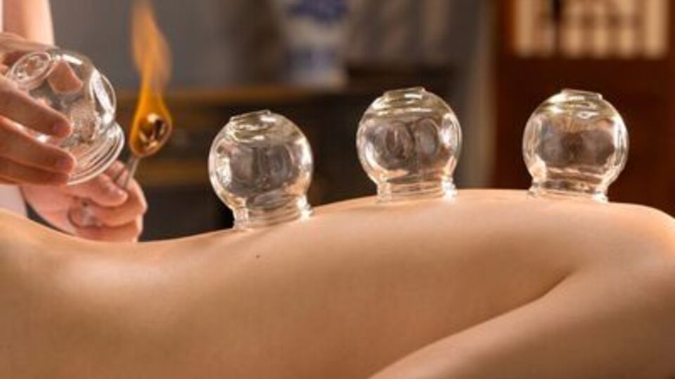 Hacamat orucu bozar mı?