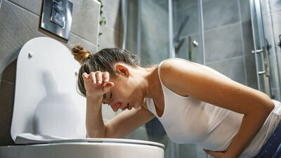 Kustuktan sonra yemek yenir mi?