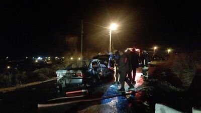 Otomobil alev aldı: 1 ölü, 2 yaralı