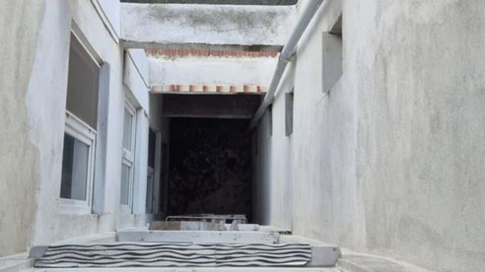 Apartman boşluğuna düşen kişi öldü