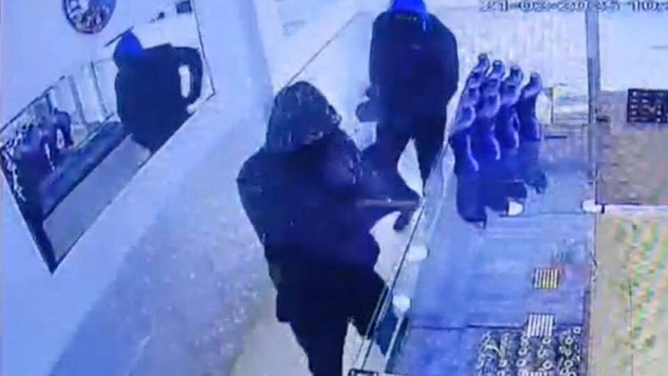 İstanbul'da silahlı maskeli kuyumcu soygunu!