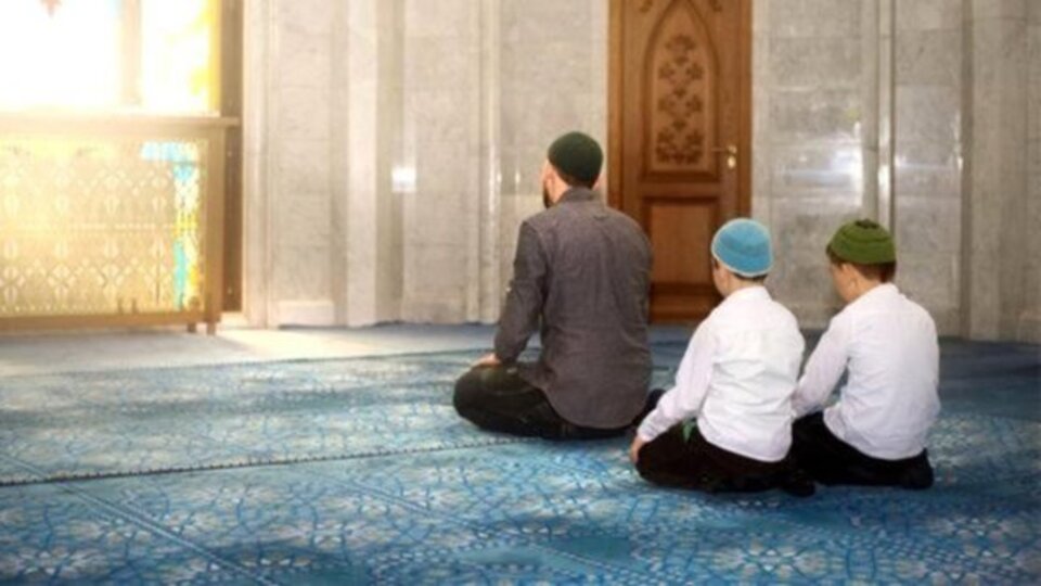 Cuma namazı ve sünneti nasıl kılınır?