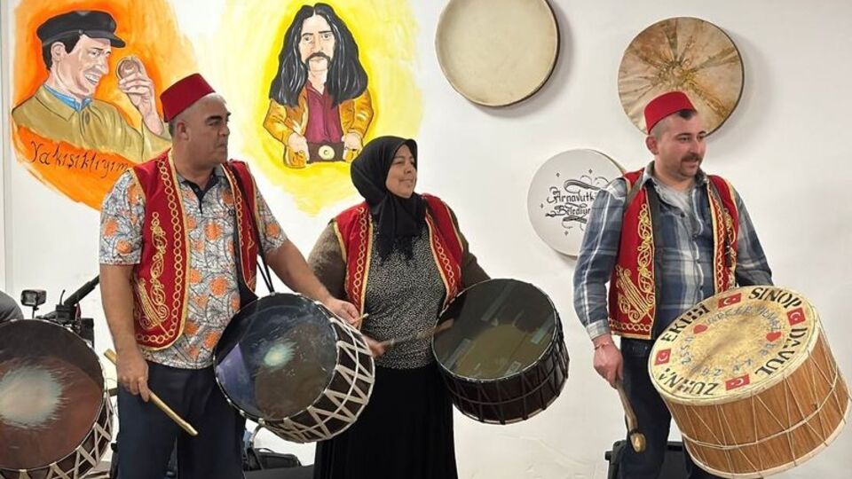 İstanbul'da davulcular sertifikalarını aldı