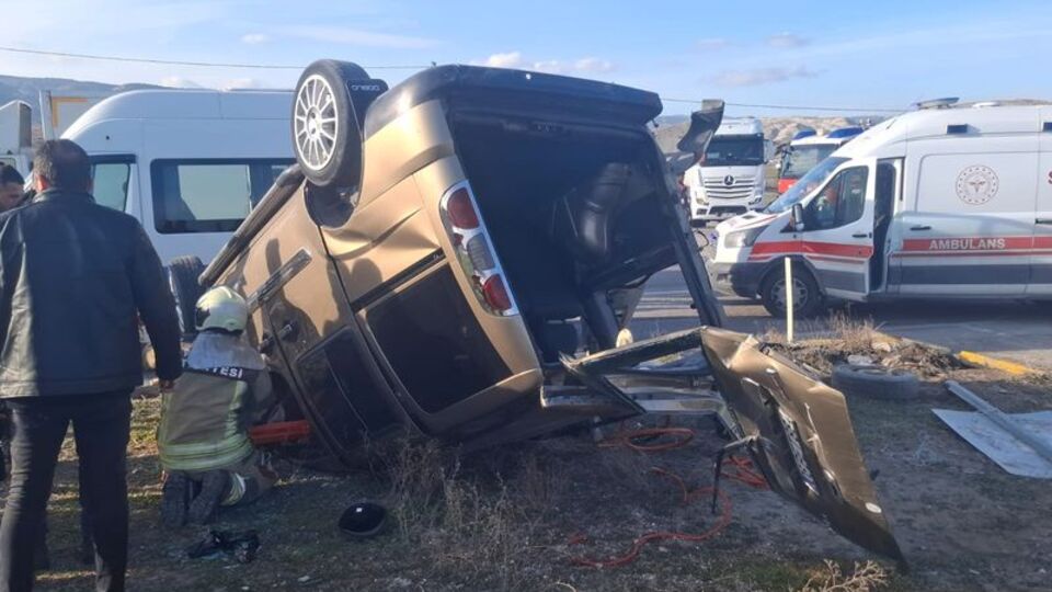 Ankara'da kaza: 6'sı öğrenci 8 yaralı