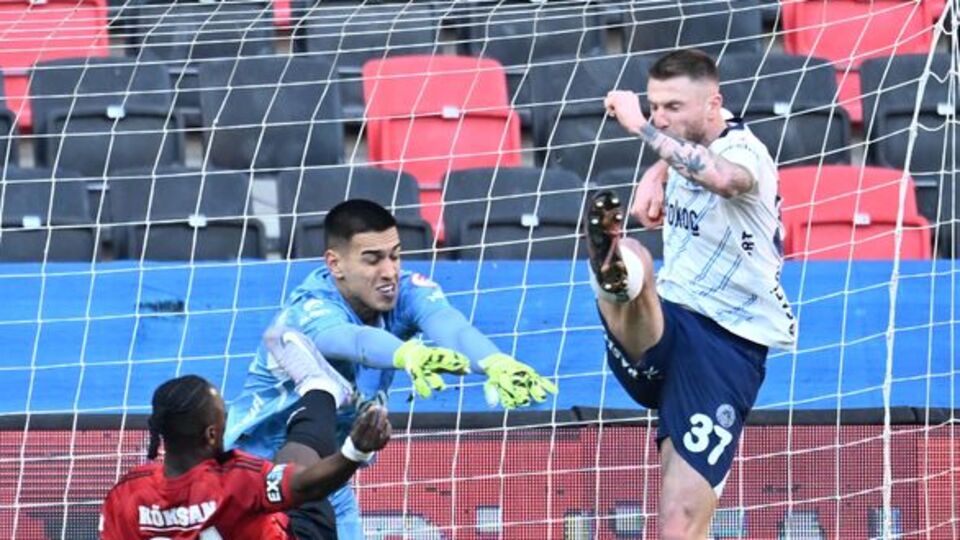 "Rahmetli babamı gururlandırmak için..."