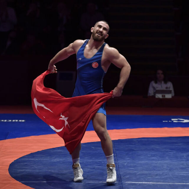 Feyzullah Aktürk'ten Arnavutluk'ta bronz madalya