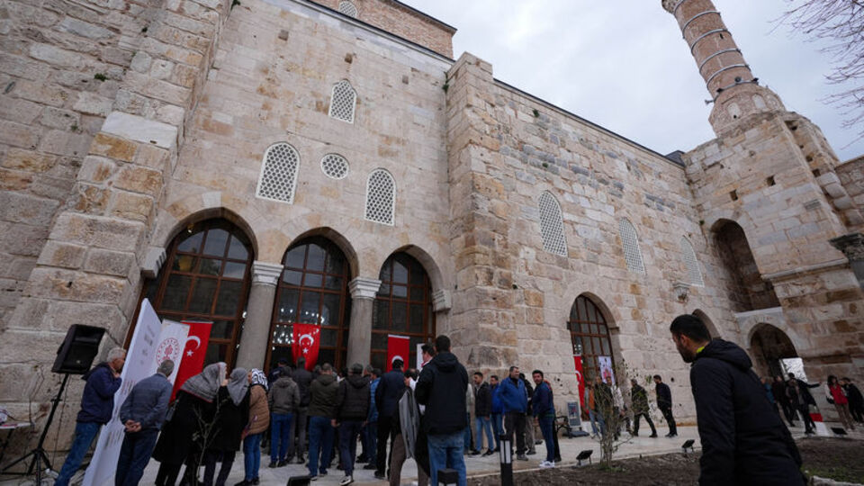 650 yıllık cami yeniden cemaatiyle buluştu