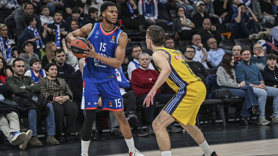 Anadolu Efes, ALBA Berlin'i farklı geçti