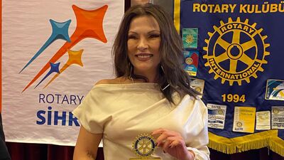 Üstün hizmet ödülü aldı