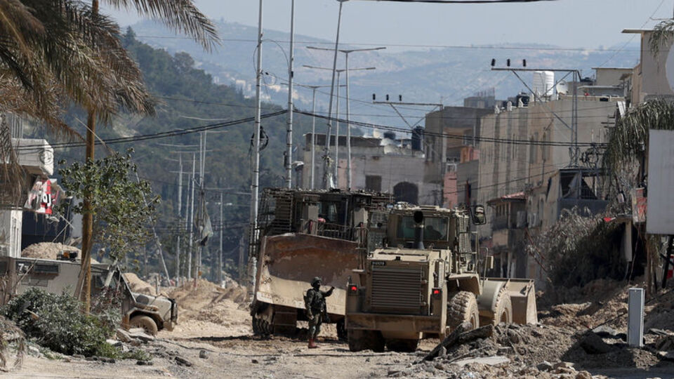 İsrail Batı Şeria'da 11 evi yıktı