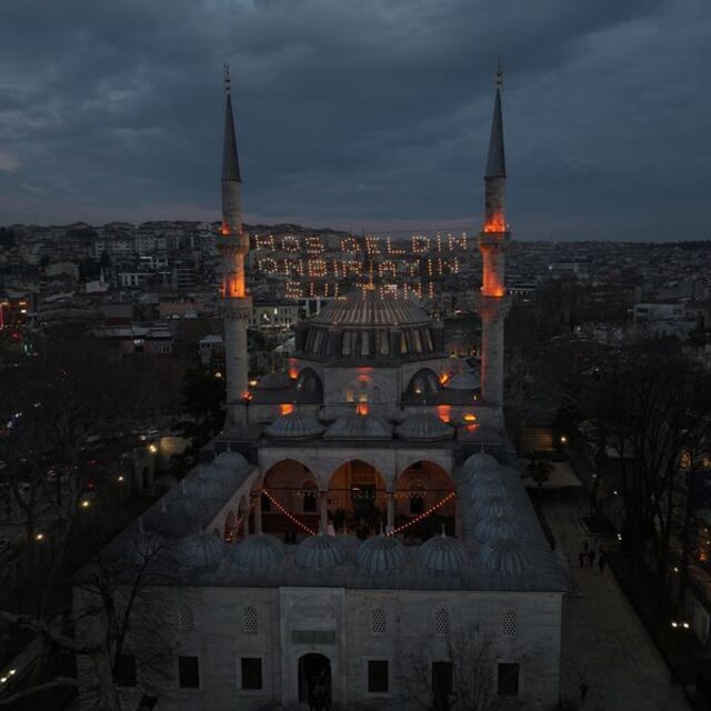 Üsküdar'da çifte ezan geleneği