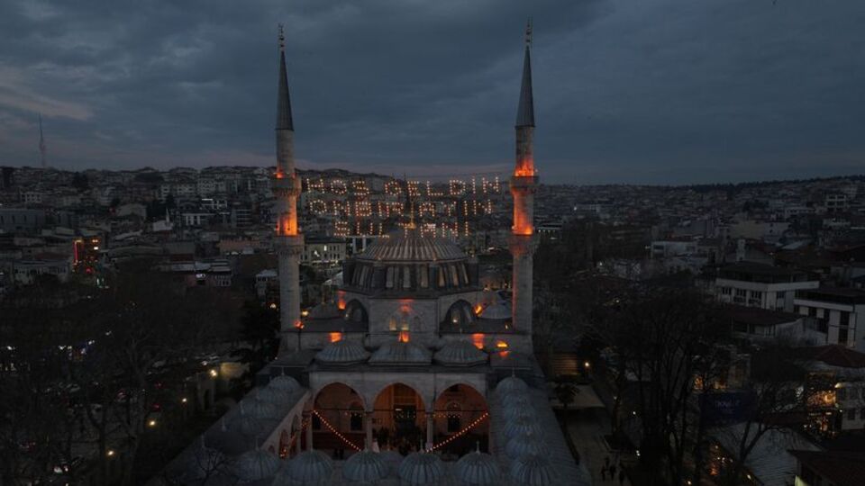 Üsküdar'da çifte ezan geleneği
