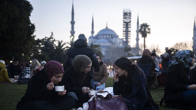 Sultanahmet'te ilk iftar heyecanı