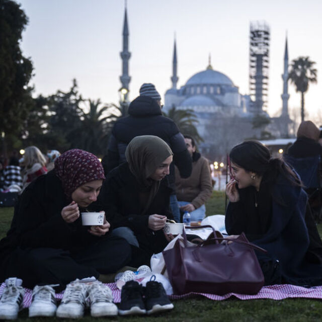 Sultanahmet'te ilk iftar heyecanı