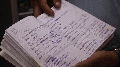 Gizli hayırsever mahallelinin borcunu ödedi