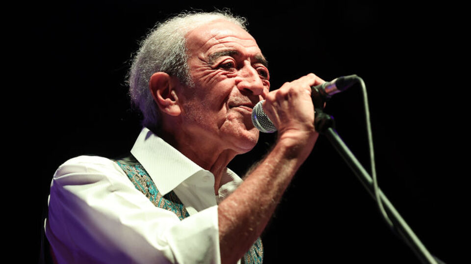 Edip Akbayram vefat etti