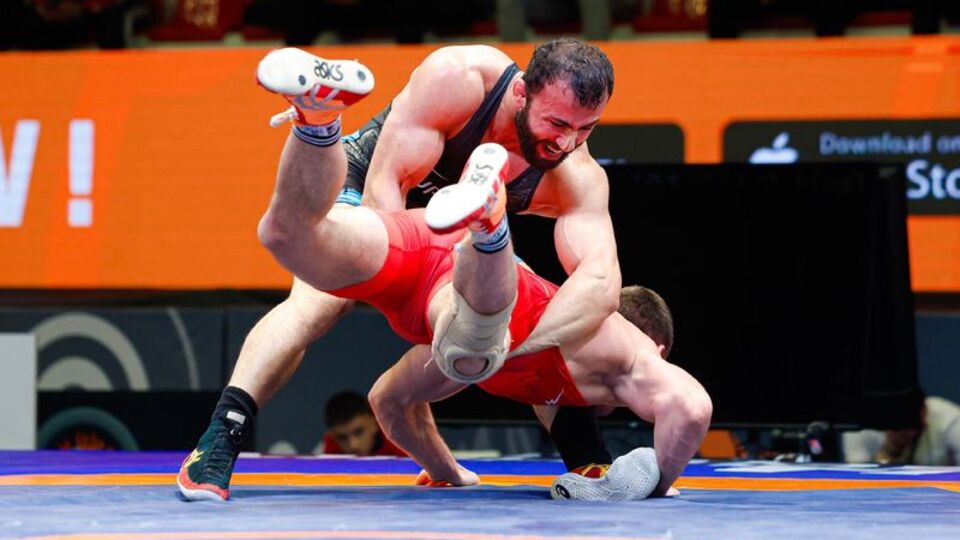 Milli güreşçilerden 5 madalya!