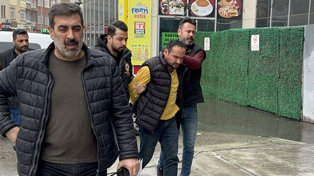 Eski eş, kadını yaraladı! Kadının sevgilisini katletti!