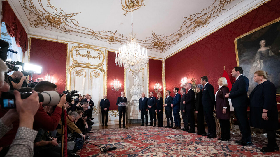 Avusturya'da 155 gün sonra hükümet göreve başladı