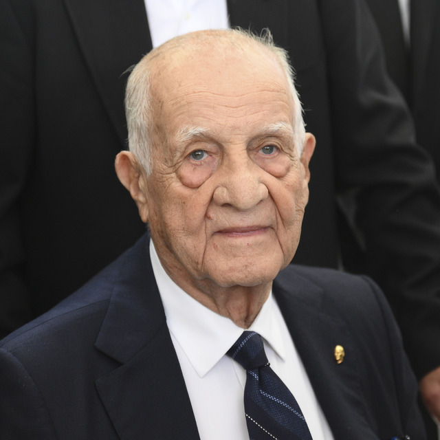 İnan Kıraç'a geçici vasi tayin edildi