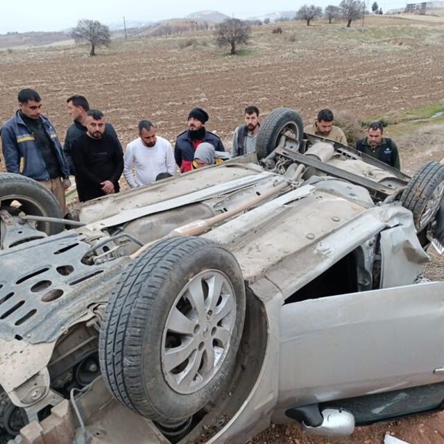 Otomobil şarampole devrildi: 1 ölü, 3 yaralı
