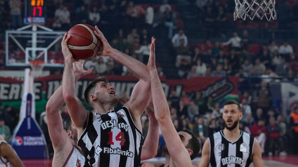 Beşiktaş çeyrek final için sahada!