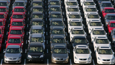 Otomobil satışları düşmeye devam ediyor