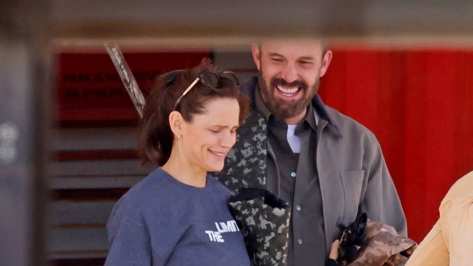 Eski eşler partide buluştu