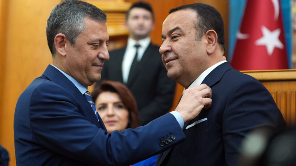 Eski İYİ Partili Beker CHP'ye katıldı