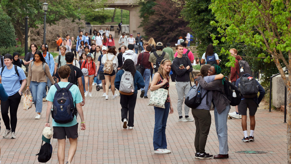 Trump'tan 'tartışmalı' okullara fon kararı