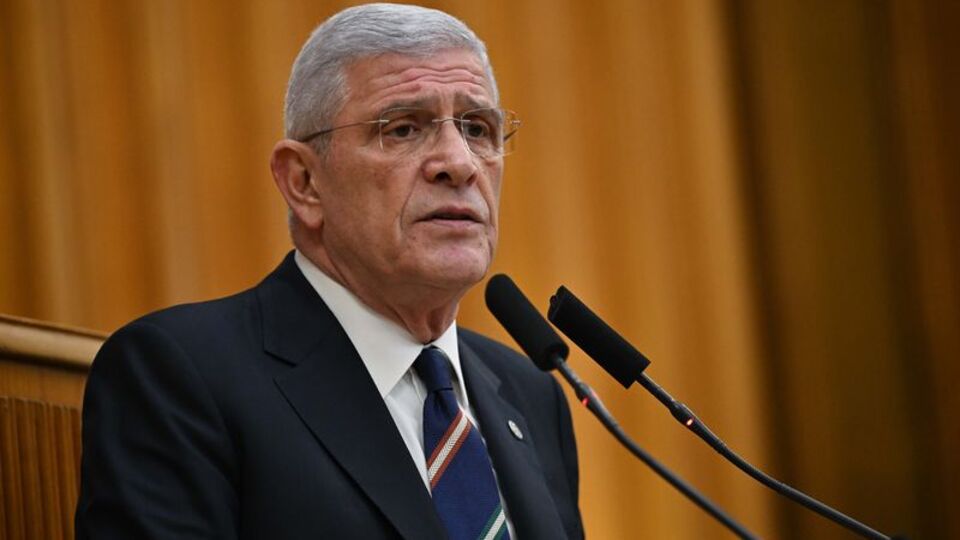 "Olan biten Cumhuriyet devletinin feshidir"