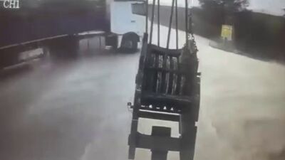 TIR ile vincin çarpışması kamerada: 1 ölü!