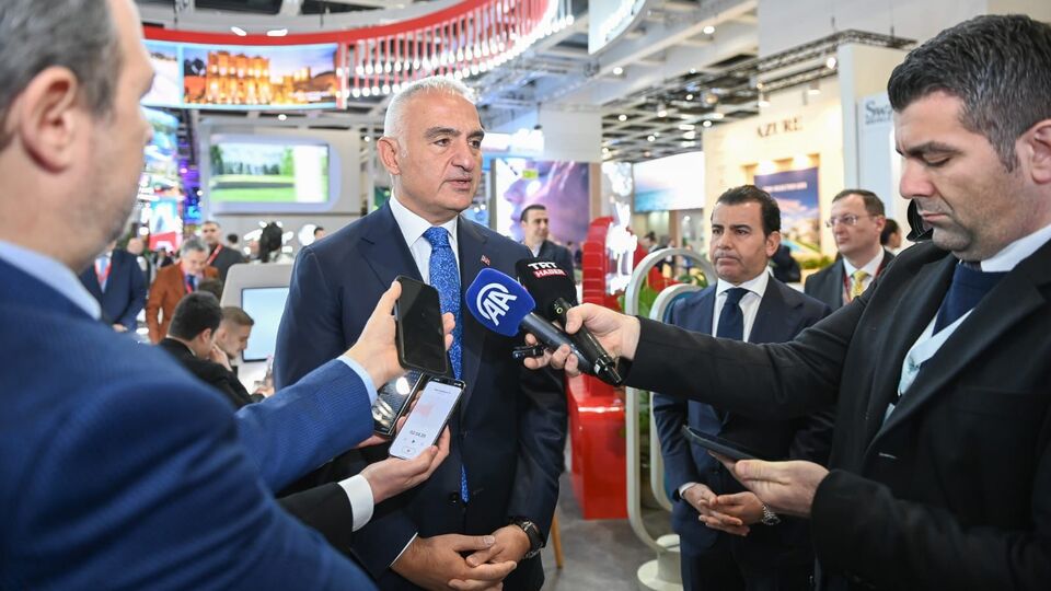 Turizmde hedef 64 milyar dolar