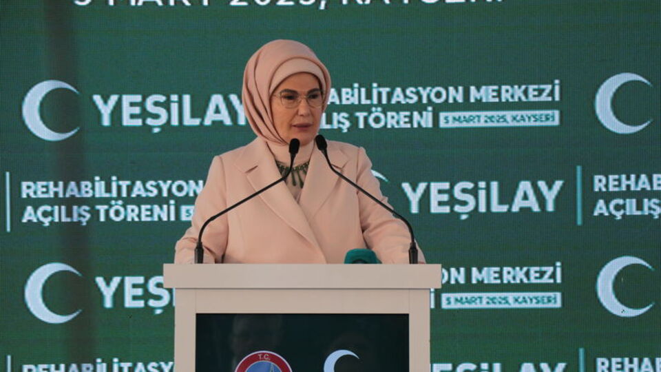 Emine Erdoğan: Çocuklarımızı 'dijital dadılar'dan kurtaralım